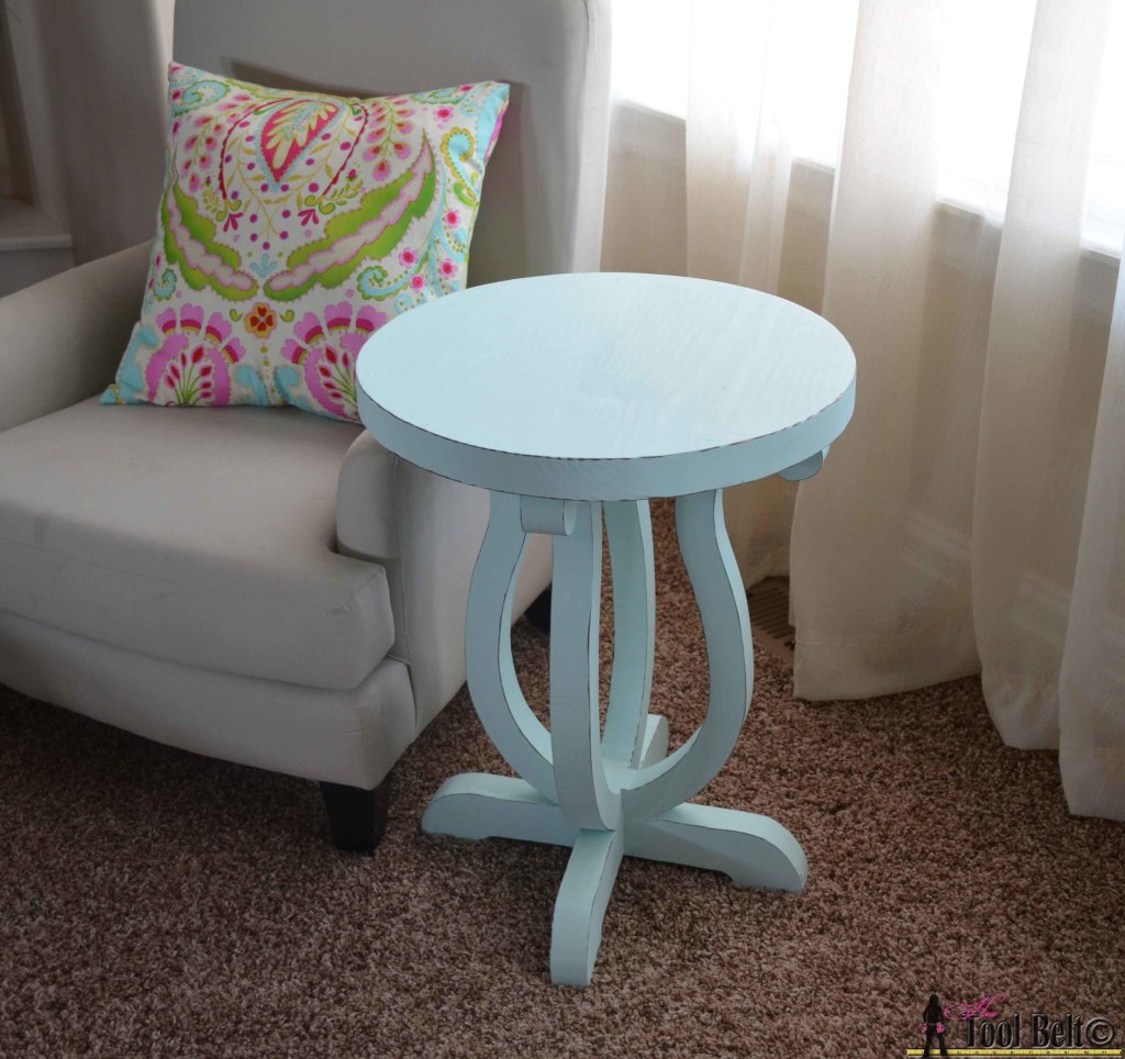 Build a cute side table from a simple 2 x 10 board. Free plans and pattern on hertoolbelt.com