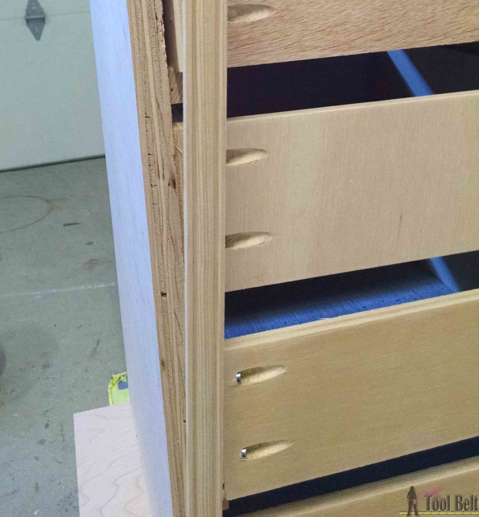 Build a beautiful jewelry cabinet to organize and store all of your beautiful things. Free DIY woodworking plans