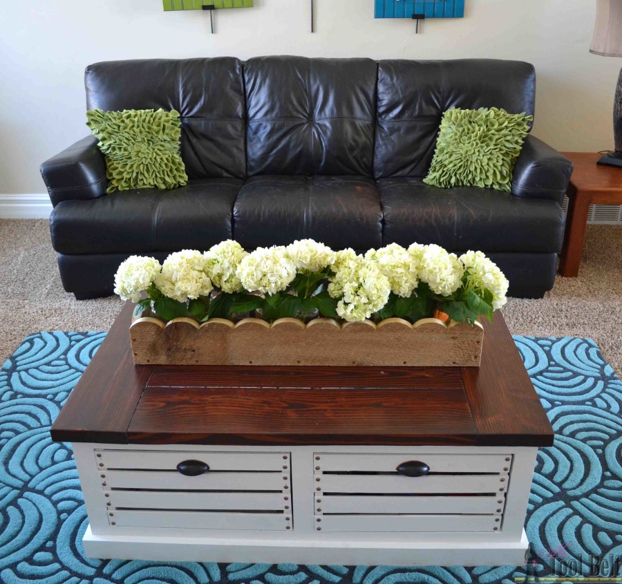 DIY scalloped planter box centerpiece - free plans Hertoolbelt