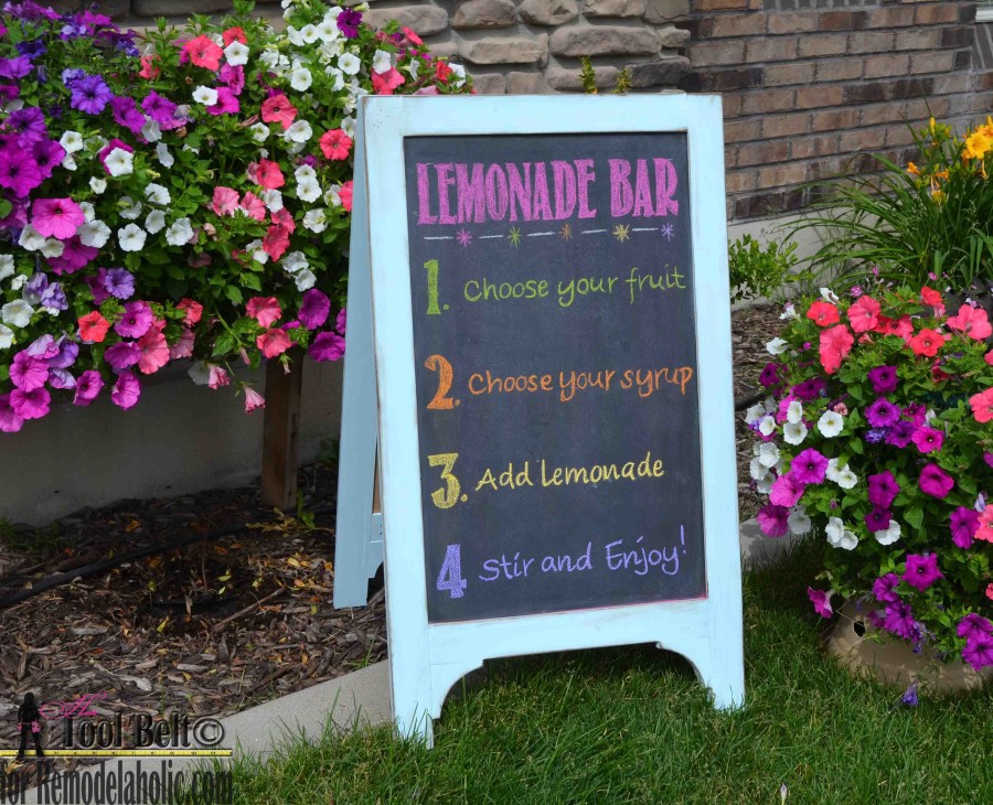 DIY chalkboard easel lemonade bar