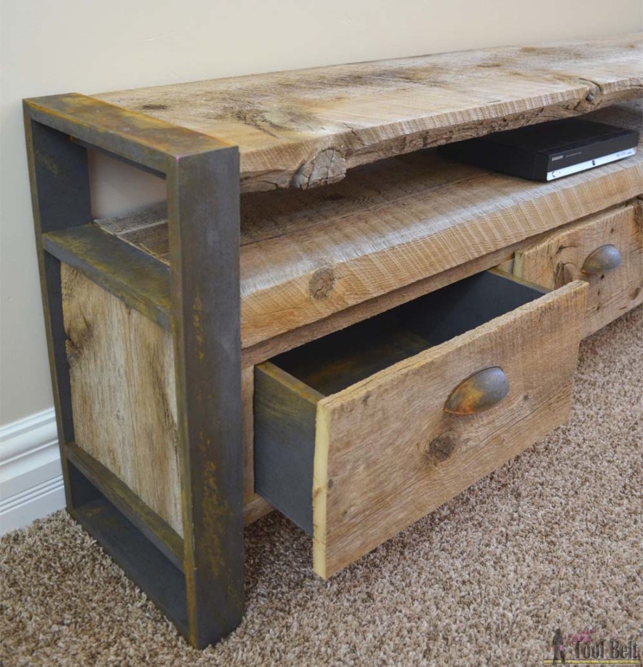 Reclaimed lumber makes the coolest projects. Free plans to build a unique rustic media console table. 