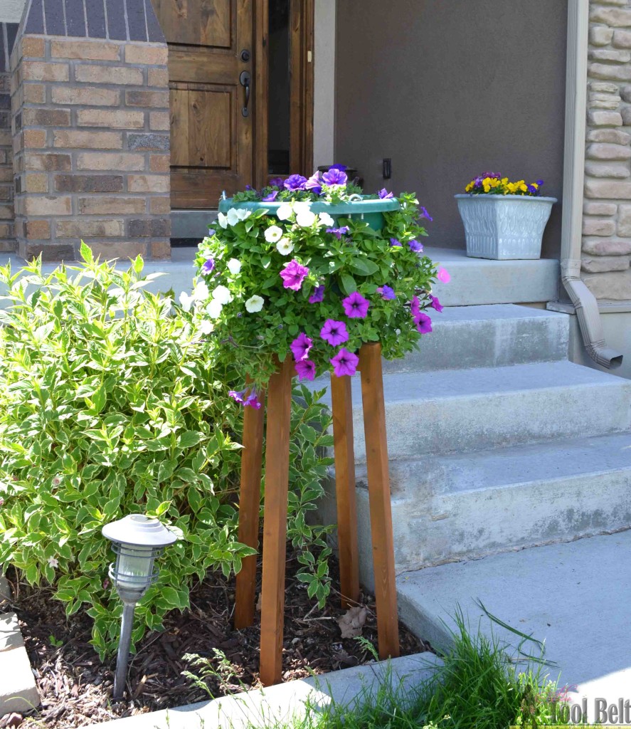 DIY Flower Pot Stand - Her Tool Belt