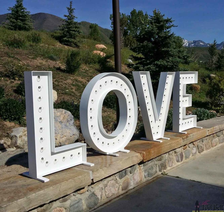 These are so cute for a wedding and make big statement! DIY LOVE marquee letters that are 40" tall and made from wood. Free plans + building tutorial.