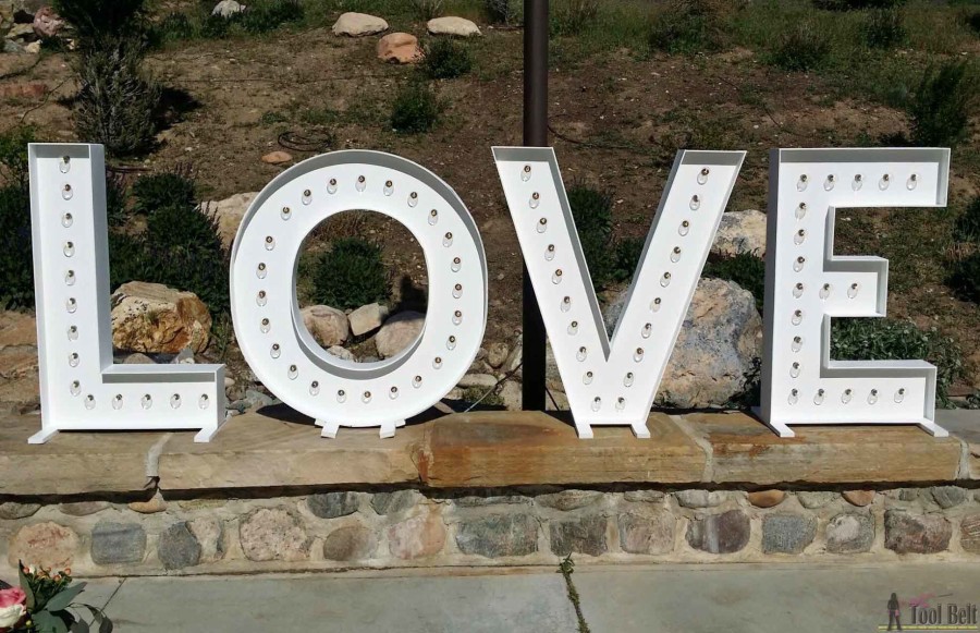 These are so cute for a wedding and make big statement! DIY LOVE marquee letters that are 40" tall and made from wood. Free plans + building tutorial.