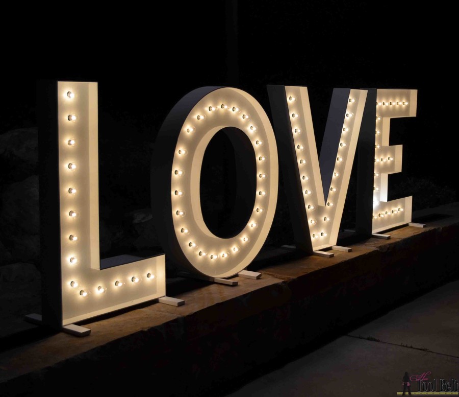 These are so cute for a wedding and make big statement! DIY LOVE marquee letters that are 40" tall and made from wood. Free plans + building tutorial.