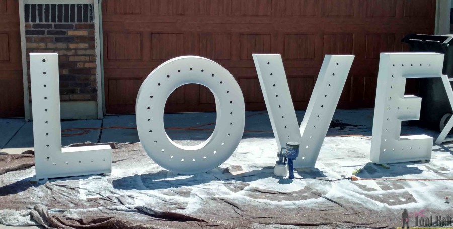 These are so cute for a wedding and make big statement! DIY LOVE marquee letters that are 40" tall and made from wood. Free plans + building tutorial.