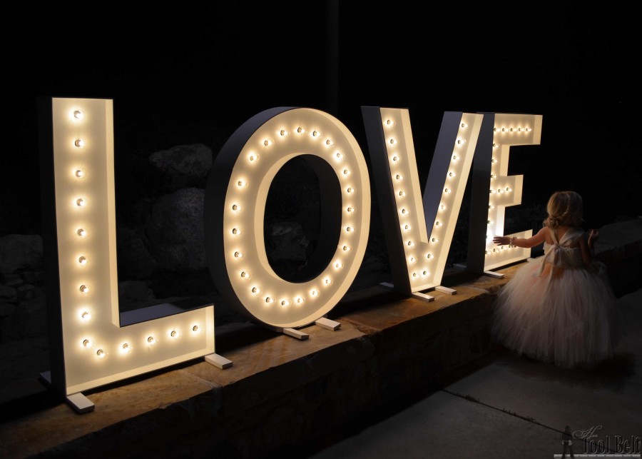 These are so cute for a wedding and make big statement! DIY LOVE marquee letters that are 40" tall and made from wood. Free plans + building tutorial.