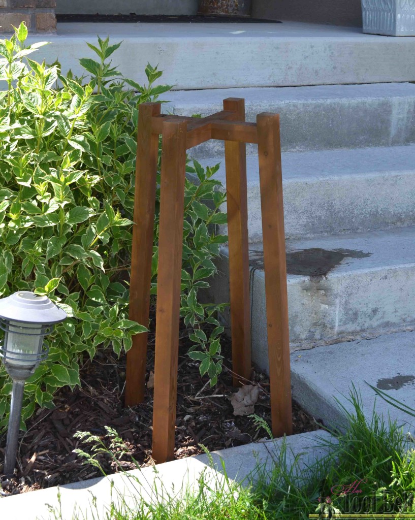 DIY Flower Pot Stand - Her Tool Belt