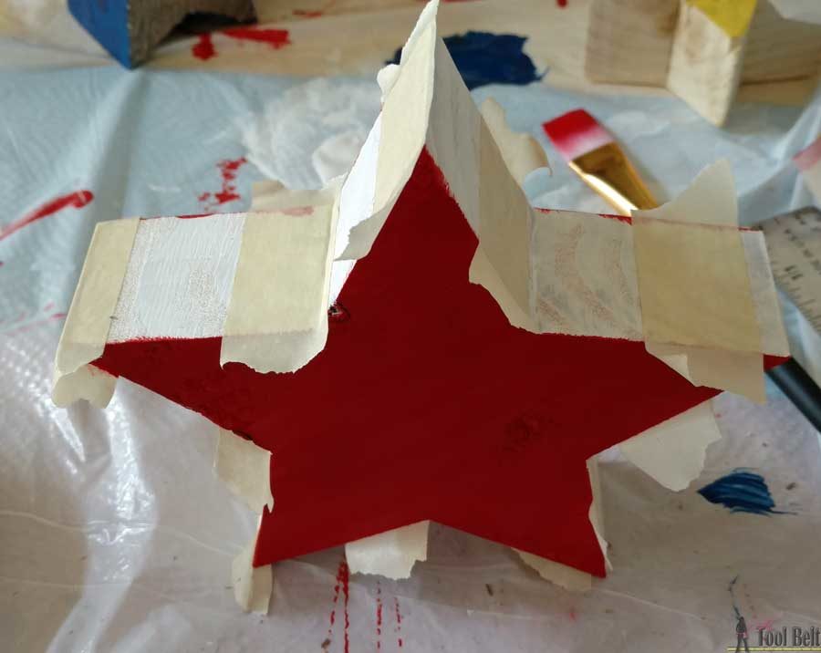 Super easy wood craft to use up scrap wood 2x4 and 2x6 pieces. Distressed red, white and blue star blocks with free pattern and simple tutorial.