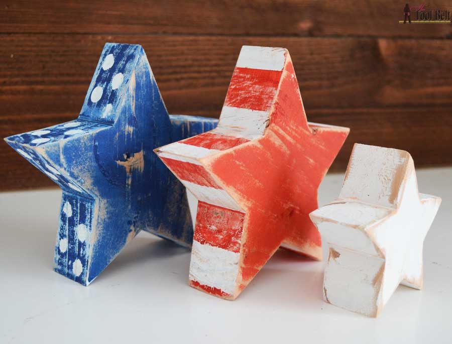 Super easy wood craft to use up scrap wood 2x4 and 2x6 pieces. Distressed red, white and blue star blocks with free pattern and simple tutorial.