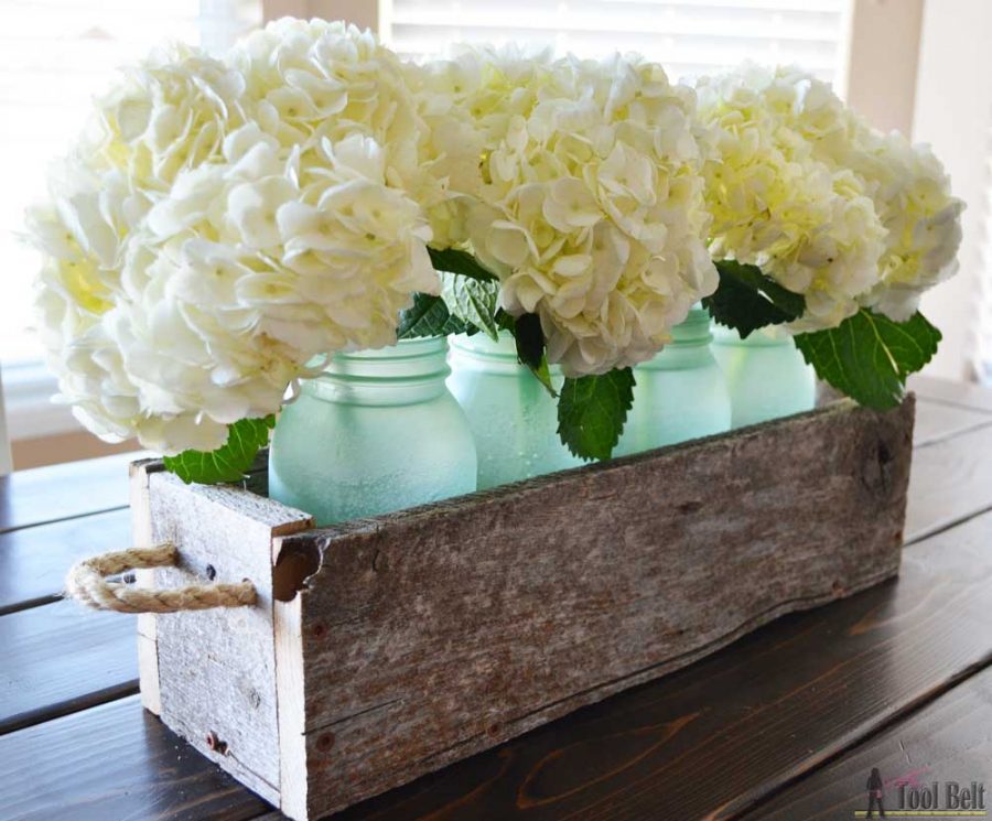 Simple box centerpiece plans with lots of variations on length and height.  Check out how to transform regular mason jars into pretty sea glass jars