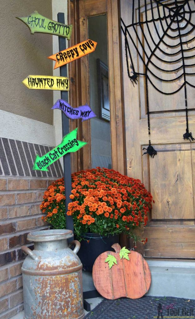 DIY Halloween Direction Sign - The Idea Room