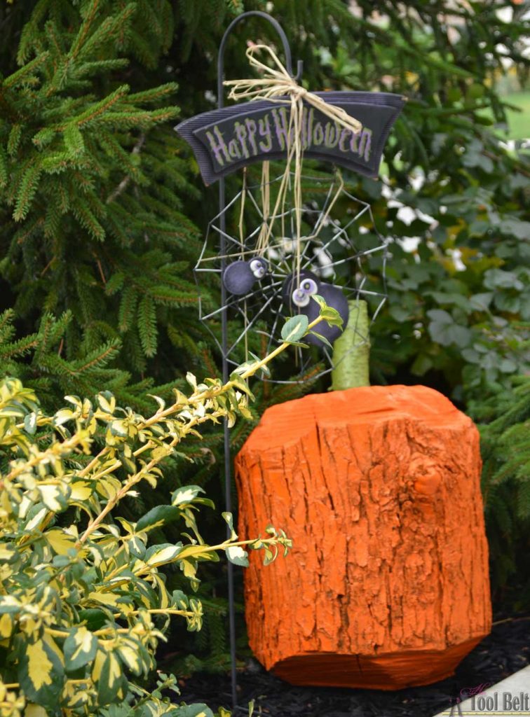 Make a simple and rustic 'Stump Pumpkin' or 'Log Pumpkin' from a wood stump. Use a chain saw to cut a simple chamfer along the top and bottom of a log for one pumpkin look. Add ribs around the stump for a more detailed rustic pumpkin. Cheap and cute Fall or Halloween craft.