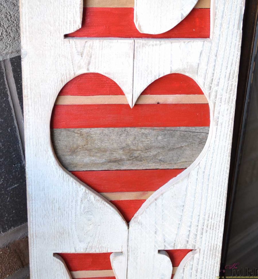 DIY big LOVE wood sign for Valentine's decor. Free plans and tutorial. 