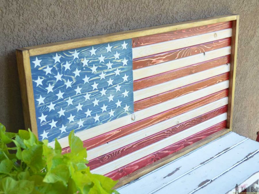 Easy patriotic rustic wood flag sign, the lumber will only cost about $9! Free plans and tutorial. 