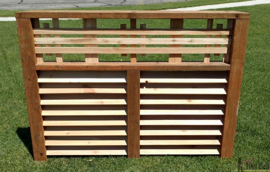 Hide that unsightly A/C unit or pool equipment with a decorative wood screen. The louver wood slats allow for air flow to the unit. Free plans and tutorial. 