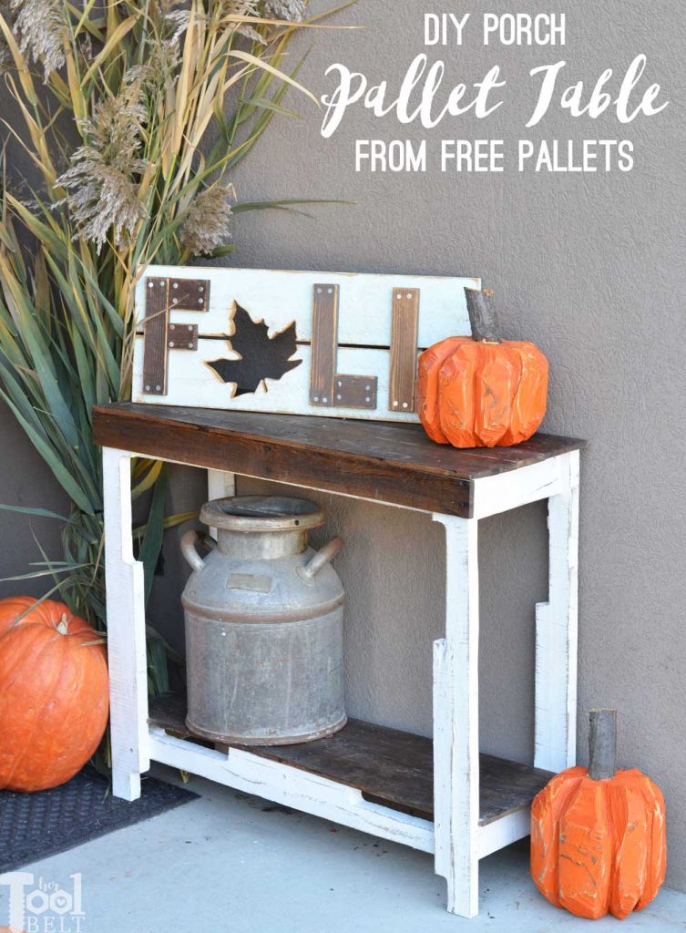 Grab a couple of free pallets and make a cute farmhouse style entry table for the front porch! Free plans and tutorial to build this pallet porch table.