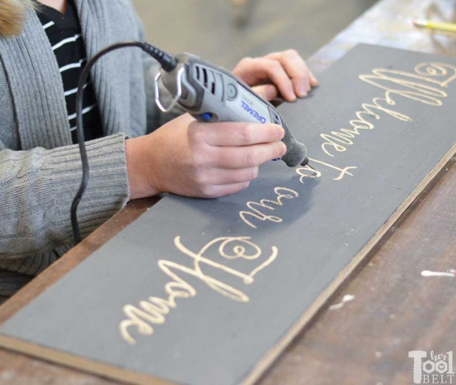 How to make an entryway welcome farmhouse sign, tutorial and printable pattern.