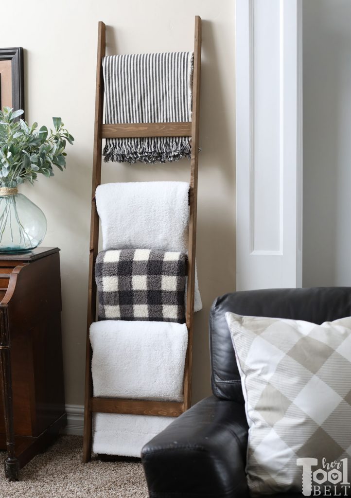 $5 blanket ladder - free plans to build this simple blanket ladder to store your favorite throws!