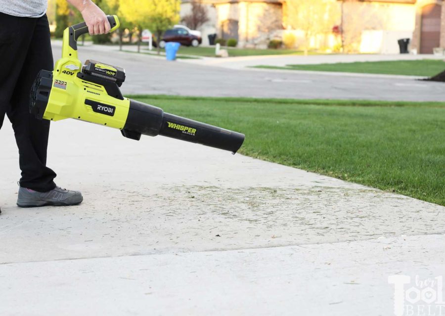 Clean off grass clippings from sidewalk. Tool Review of Ryobi's 40V battery powered jet fan blower. 