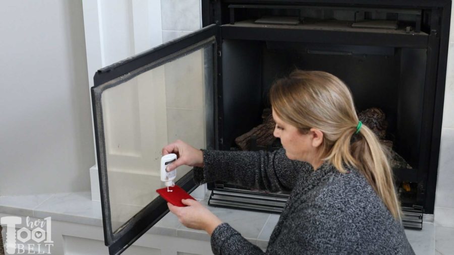 How to open and clean gas fireplace glass. Get rid of the gunk on the inside of the fireplace glass. 