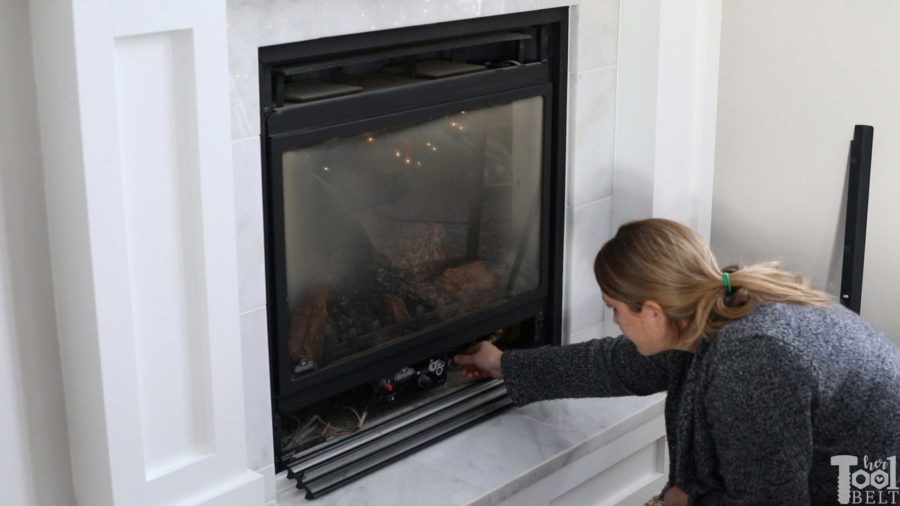 How to open and clean gas fireplace glass. Get rid of the gunk on the inside of the fireplace glass. 