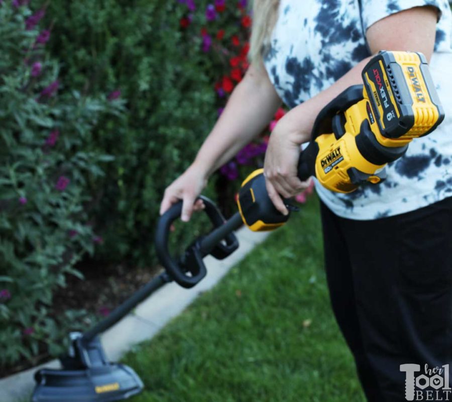 Ditch the gas and carburetor, tool review of the DEWALT 60V string trimmer with the option for interchangeable attachments. 
