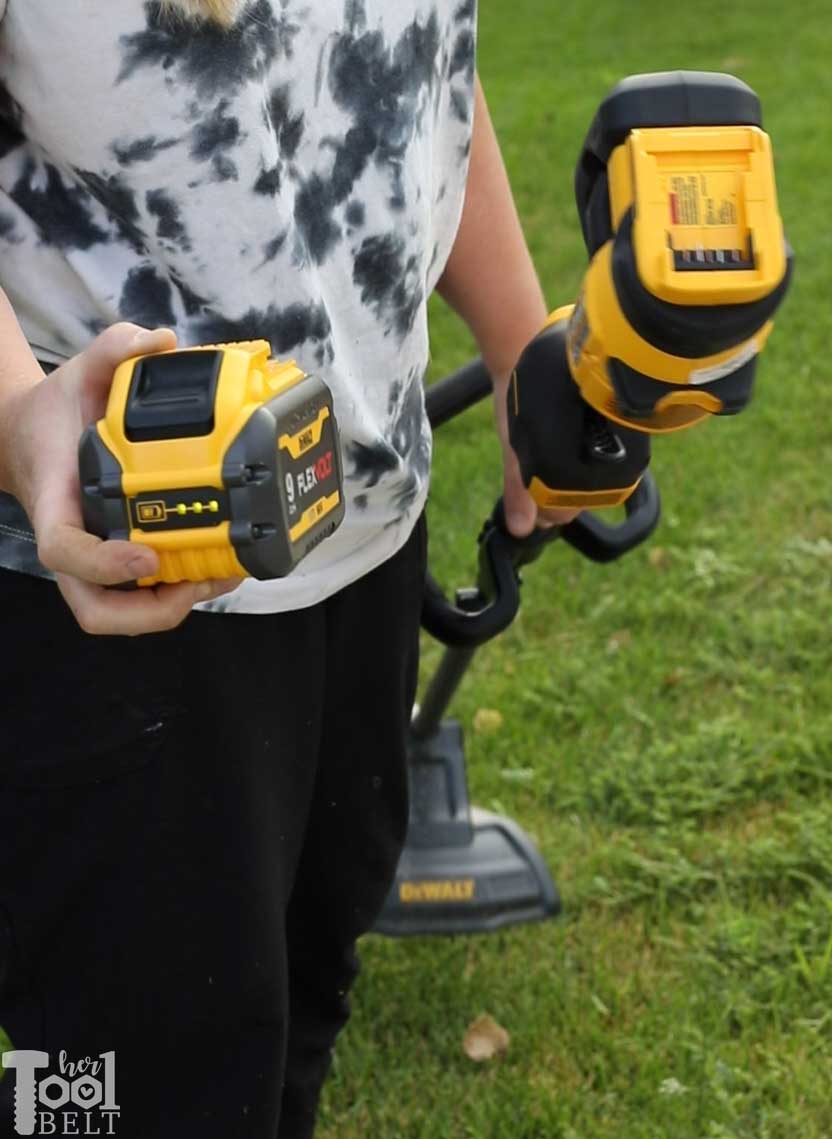 https://www.hertoolbelt.com/wp-content/uploads/2021/07/dewalt-60-v-check-battery.jpg